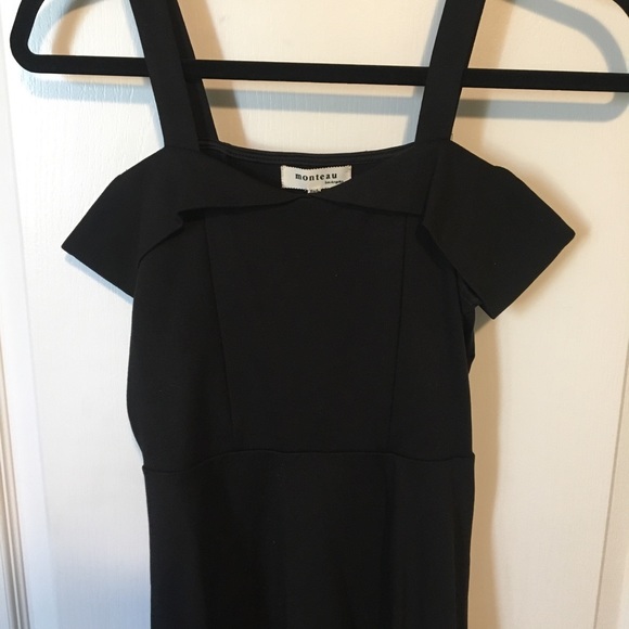 💘Monteau black dress over the shoulder sleeves! - Picture 2 of 11
